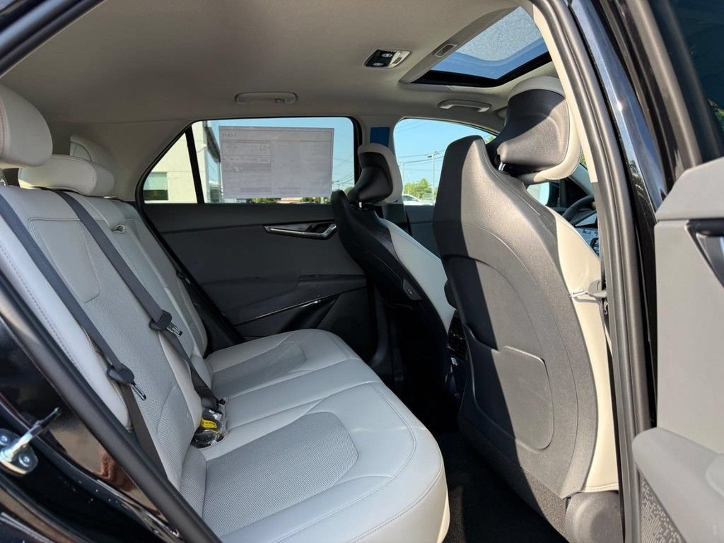 New 2026 Kia Niro EX w/ EX Premium Package FWD image 6