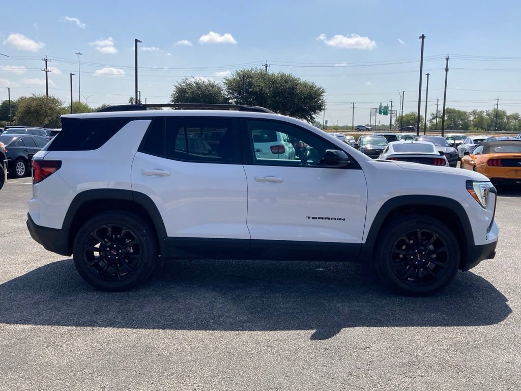 Used 2026 GMC Terrain Elevation w/ Elevation Premium Package FWD image 3
