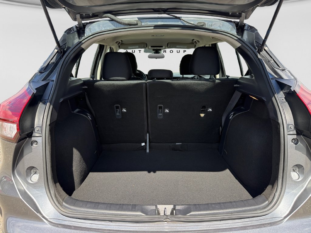 Certified 2023 Nissan Kicks SV FWD image 19
