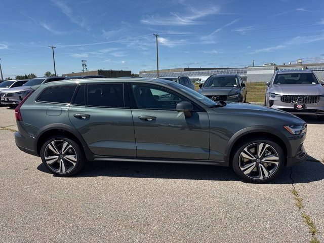 New 2026 Volvo V60 B5 Cross Country Plus w/ Protection Package Premier image 2