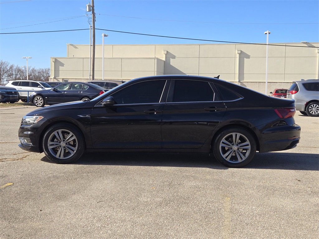 Used 2021 Volkswagen Jetta R-Line w/ R-Line Cold Weather Package image 4