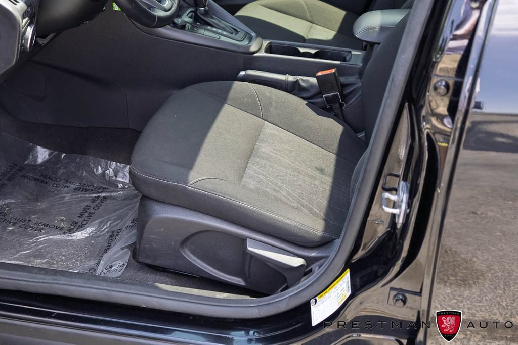Used 2018 Ford Focus SEL w/ Cold Weather Package FWD image 21