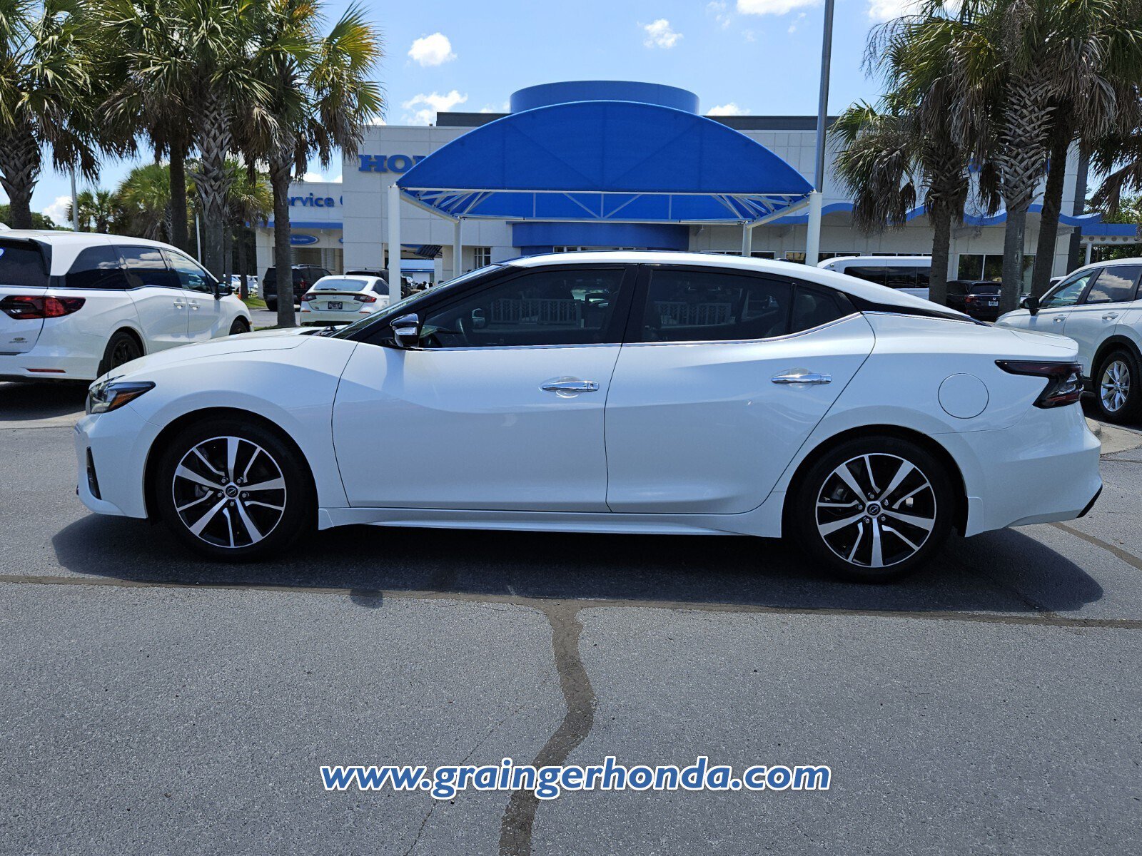 Used 2023 Nissan Maxima Platinum w/ Sport Mat Group FWD video 2