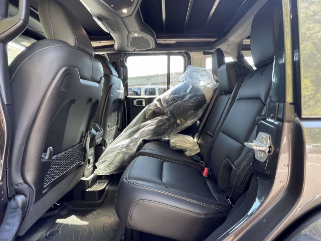 New 2027 Jeep Wrangler Unlimited Sahara AWD/4WD image 12