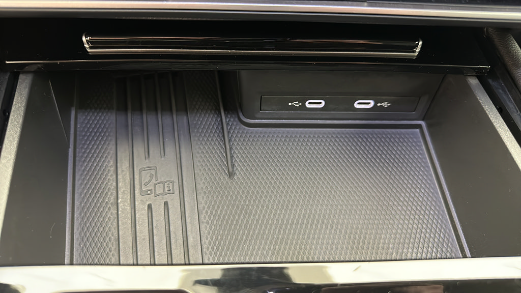 Used 2025 Volkswagen Atlas SE AWD/4WD image 23