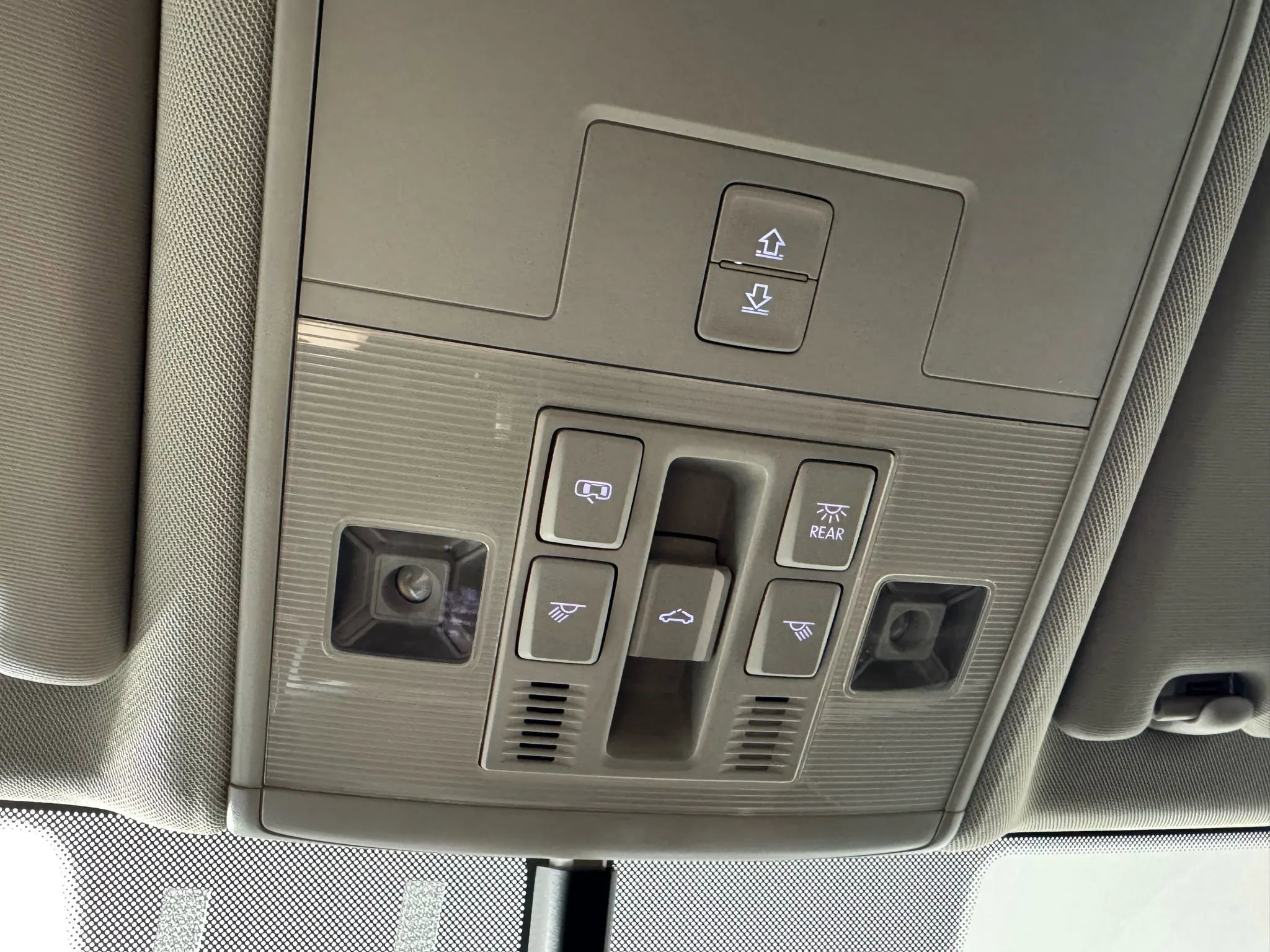 Used 2021 Volkswagen Atlas SE image 24