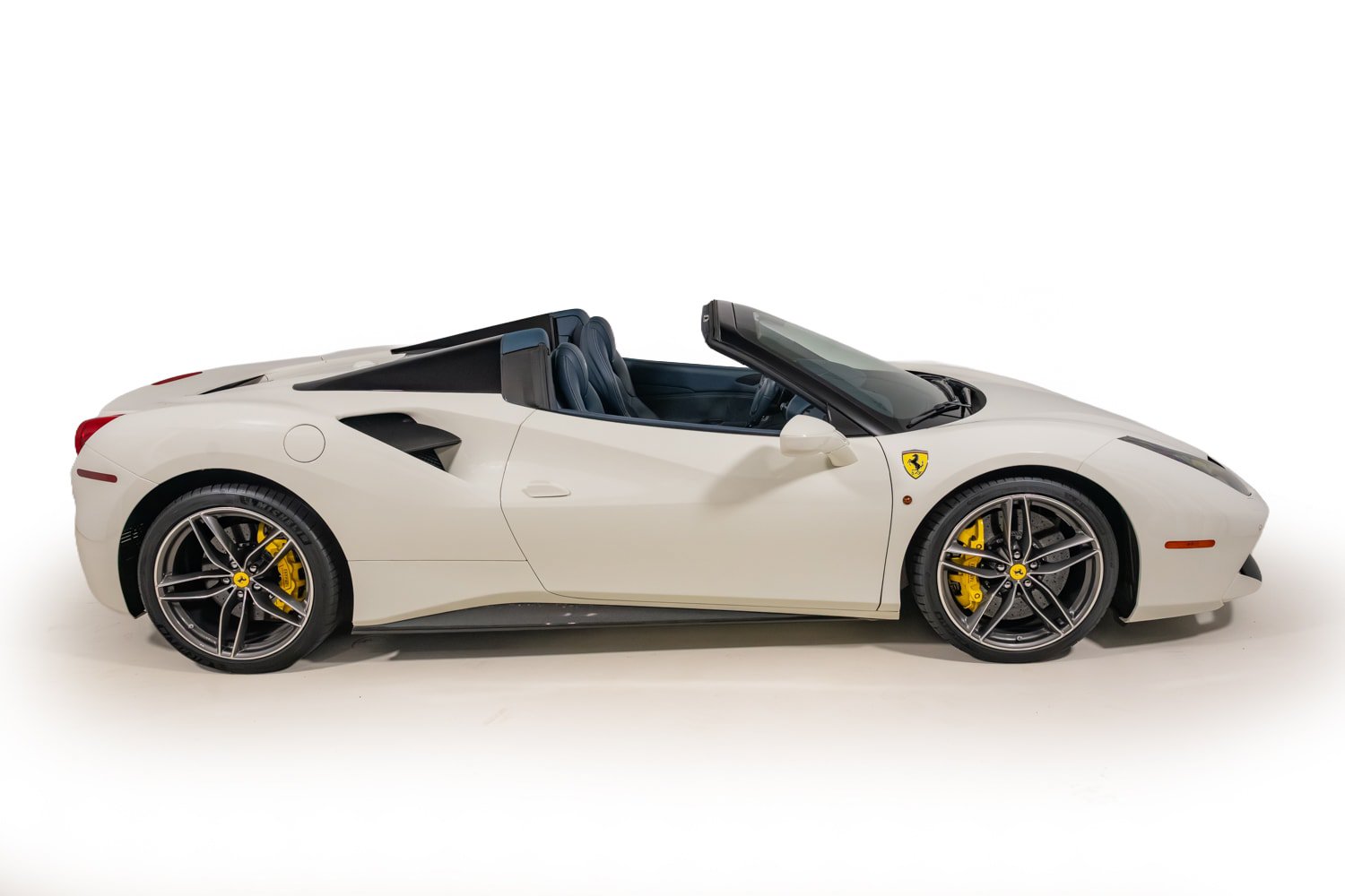 Certified 2017 Ferrari 488 Spider RWD image 17