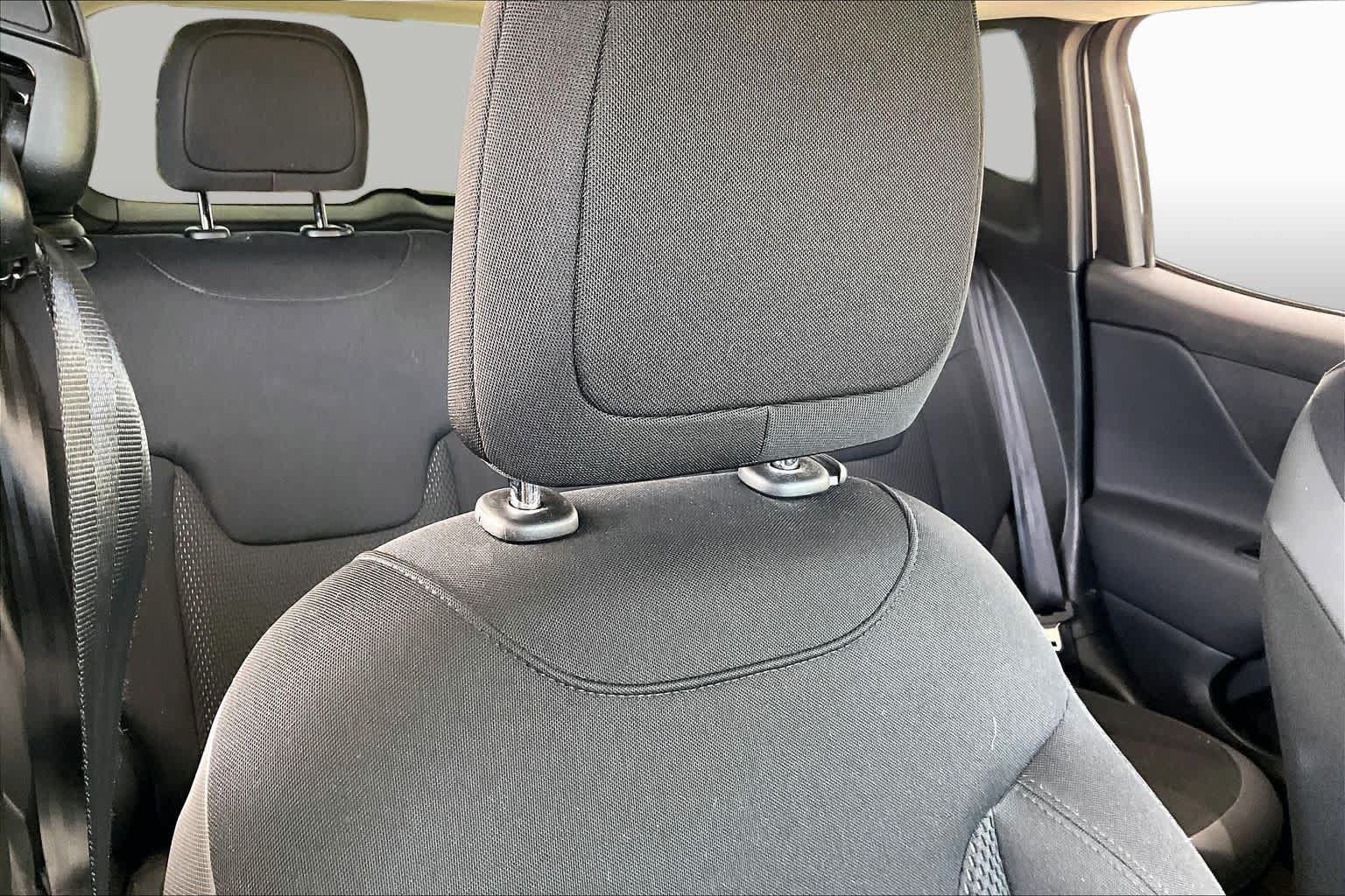 Used 2020 Jeep Renegade Altitude w/ UConnect 8.4 Nav Group AWD/4WD image 23
