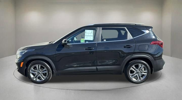 Used 2023 Kia Seltos S w/ Navigation Package FWD image 5