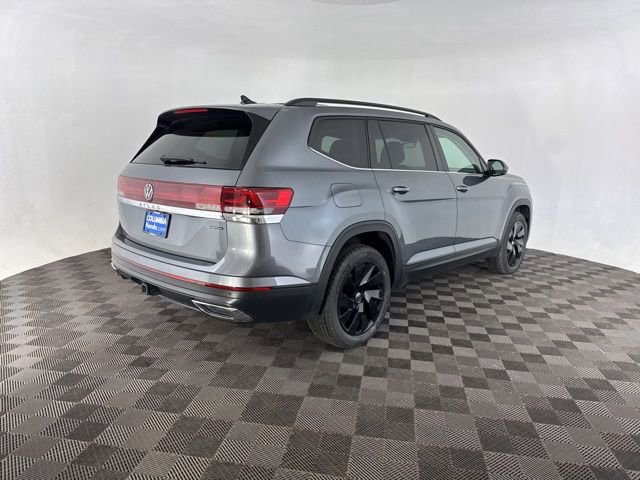 Used 2025 Volkswagen Atlas SE image 5