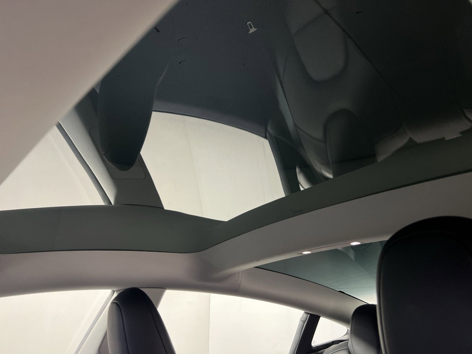 Used 2023 Tesla Model 3 Standard Range image 24