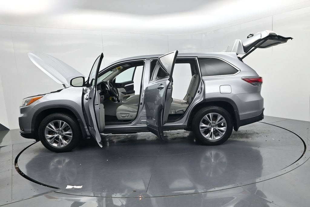 Used 2016 Toyota Highlander Plus AWD/4WD image 56