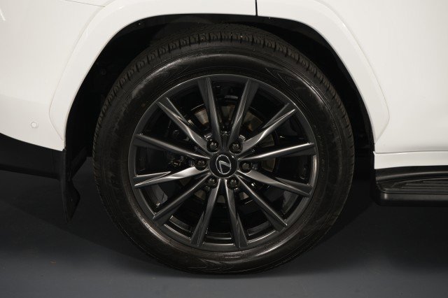 Used 2025 Lexus LX 700h F Sport image 22