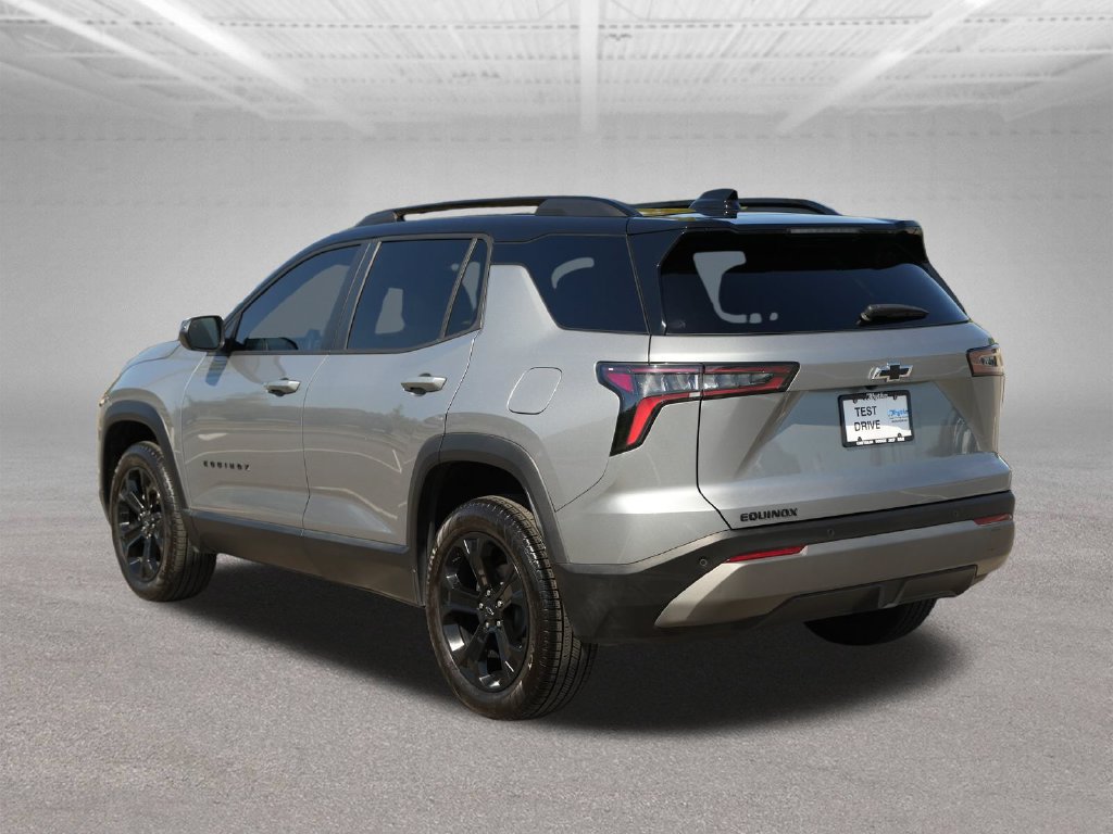 Used 2025 Chevrolet Equinox LT w/ Midnight Edition FWD image 6