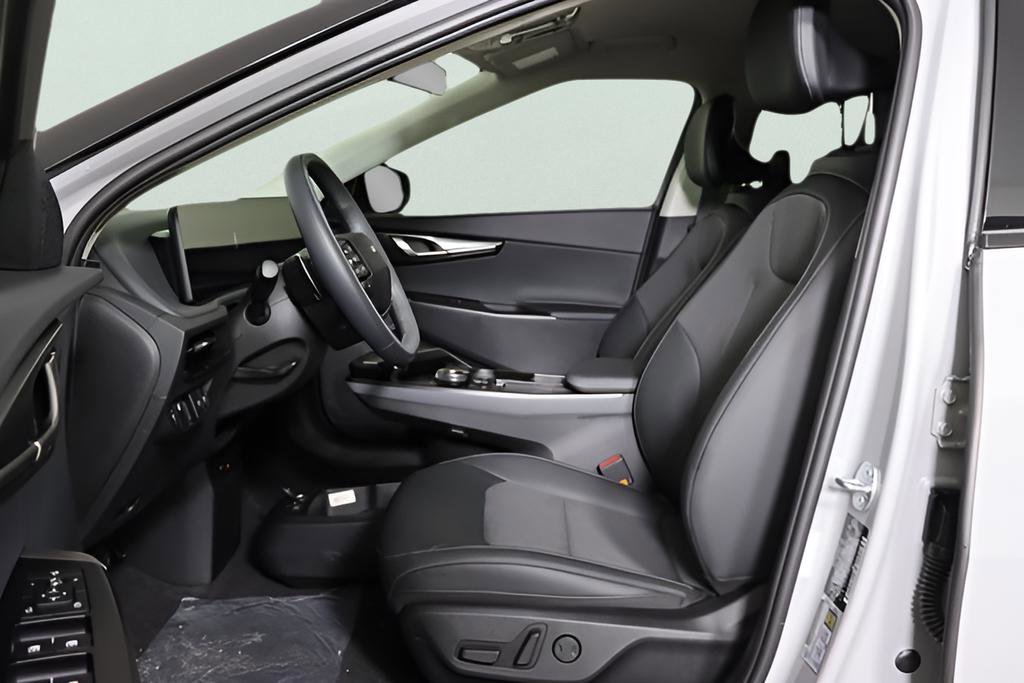 New 2025 Kia EV6 Light w/ Light LR Technology Package image 16