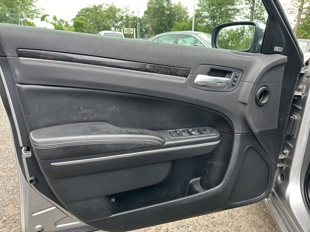 Used 2018 Chrysler 300 Limited w/ Safetytec Plus Group image 20