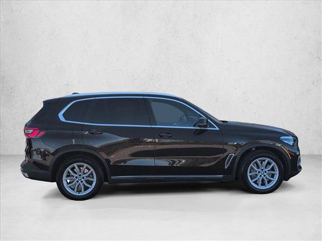 Used 2022 BMW X5 xDrive45e w/ Parking Assistance Package AWD/4WD image 4