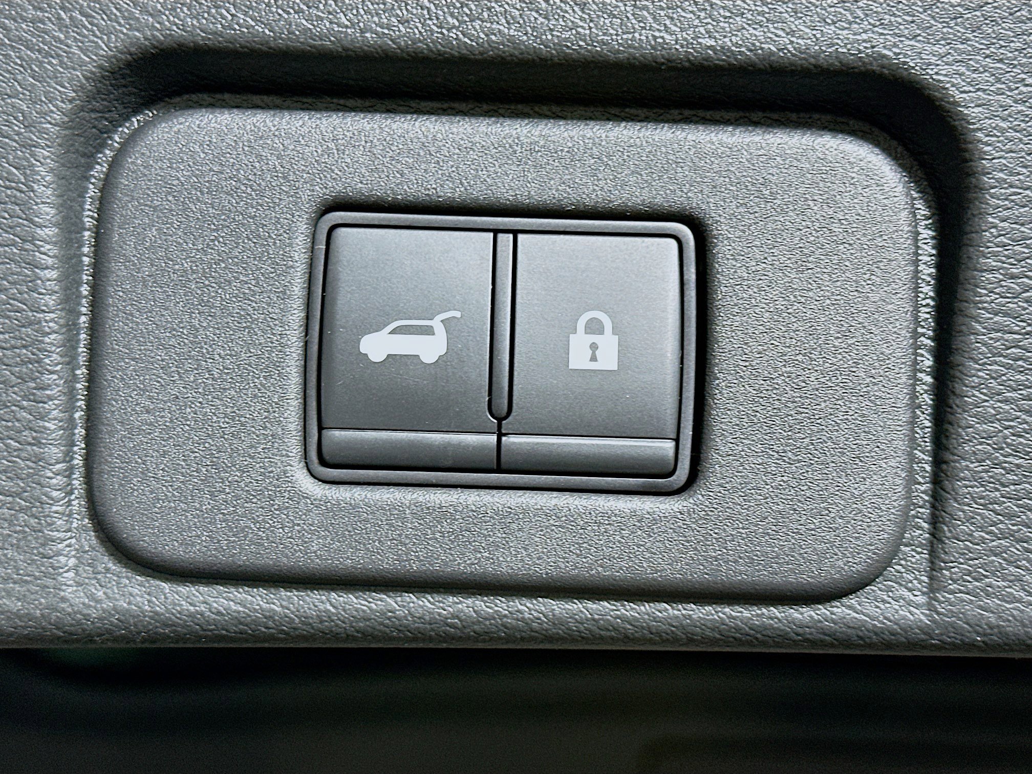 Used 2023 Nissan Rogue SL image 31