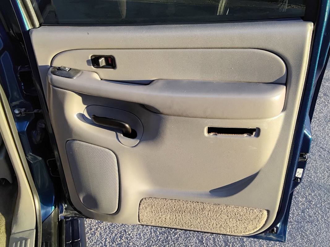 Used 2005 Chevrolet Avalanche LS w/ Avalanche South-West Package image 15