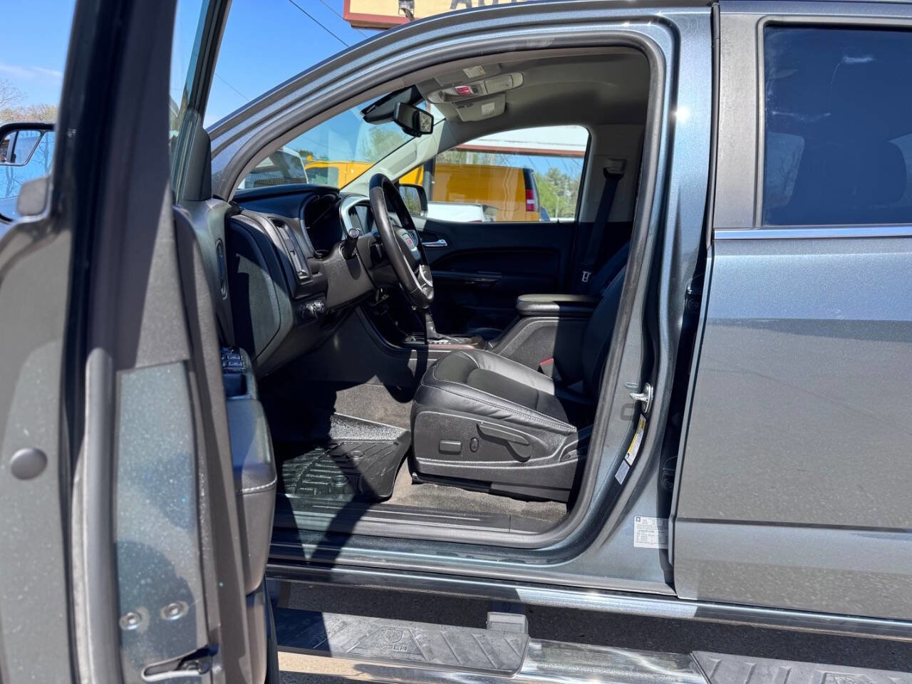 Used 2015 GMC Canyon SLT w/ Driver Alert Package image 13