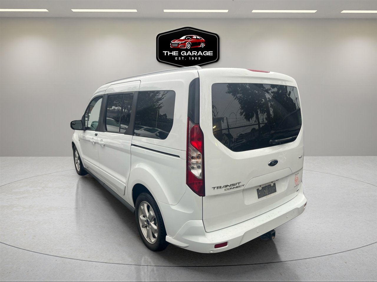 Used 2017 Ford Transit Connect XLT image 3