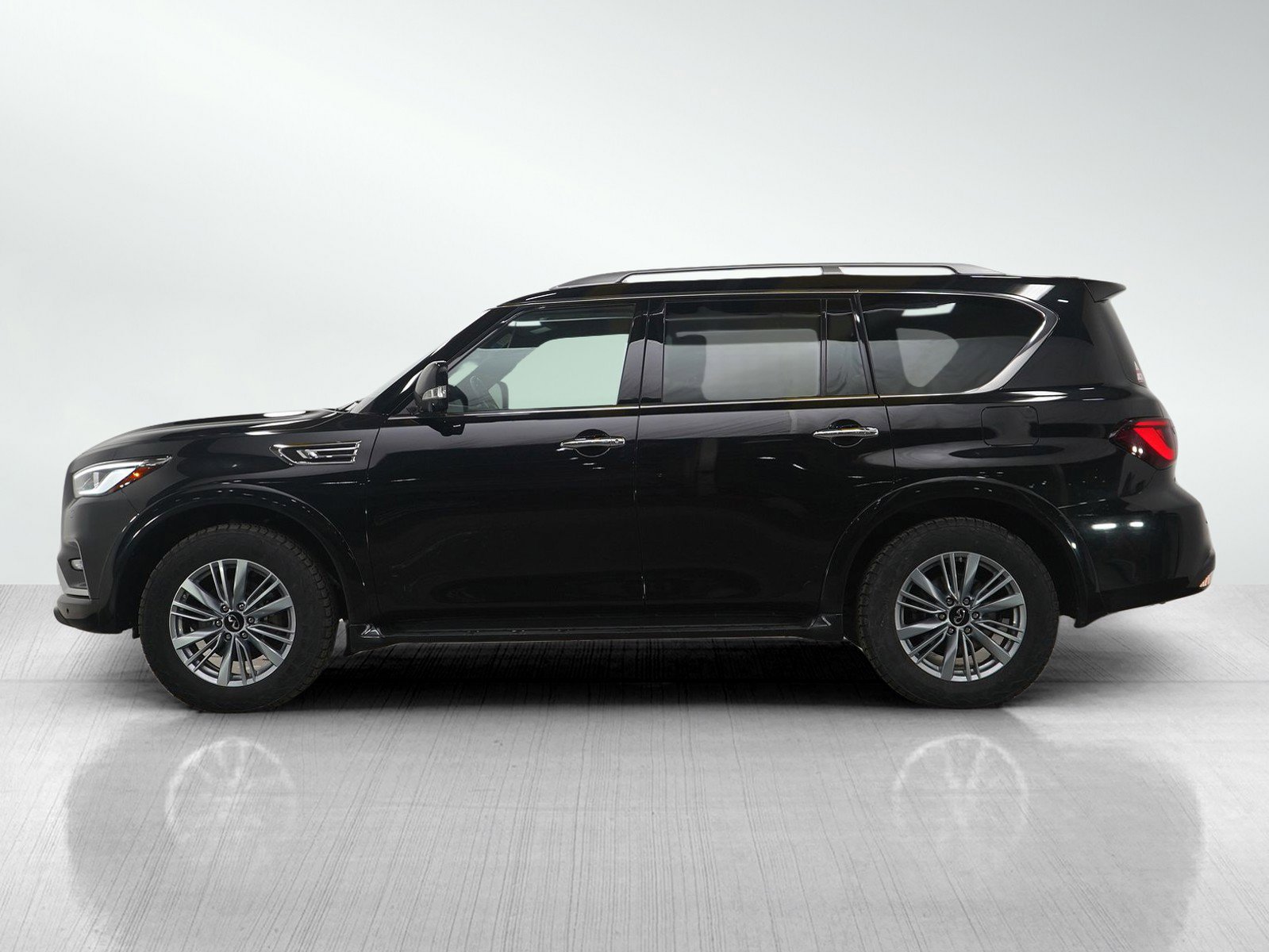 Used 2024 INFINITI QX80 Premium Select image 4