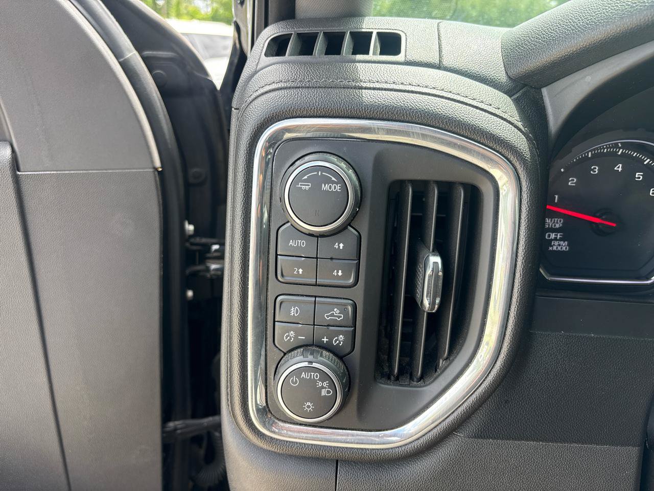 Used 2020 Chevrolet Silverado 1500 RST AWD/4WD image 14