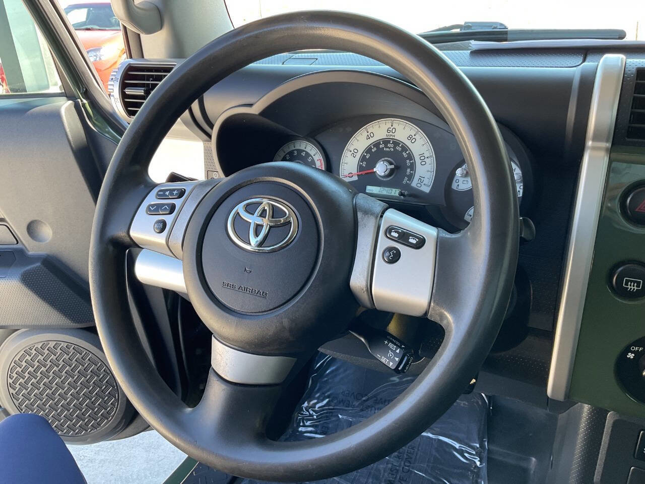 Used 2011 Toyota FJ Cruiser 4WD w/ Convenience Pkg image 18