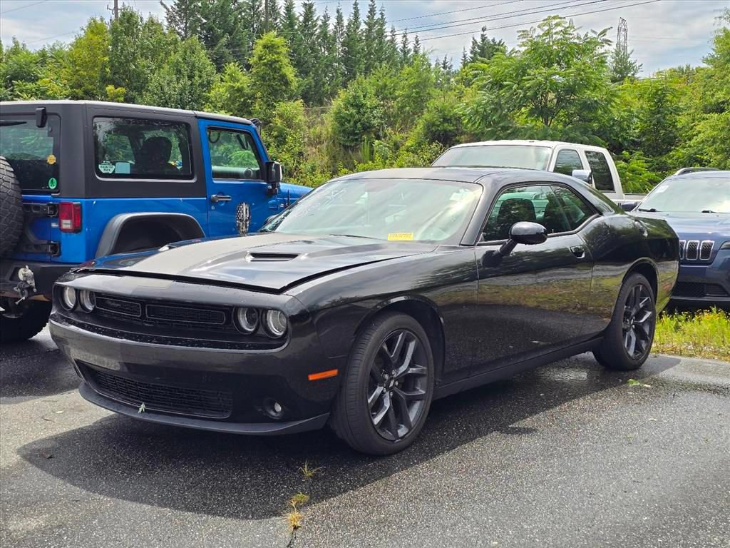 Used 2019 Dodge Challenger SXT w/ Blacktop Package RWD image 2