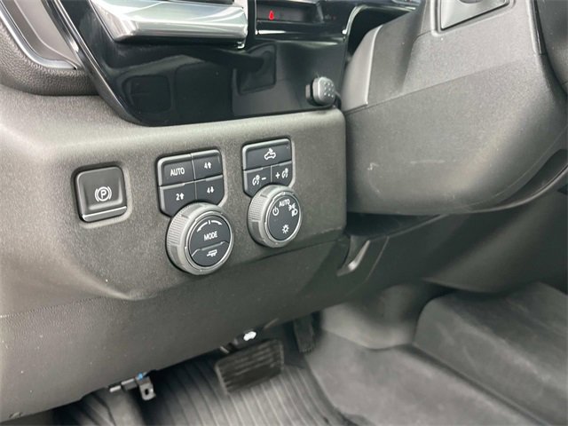 Used 2024 Chevrolet Silverado 1500 LT image 29