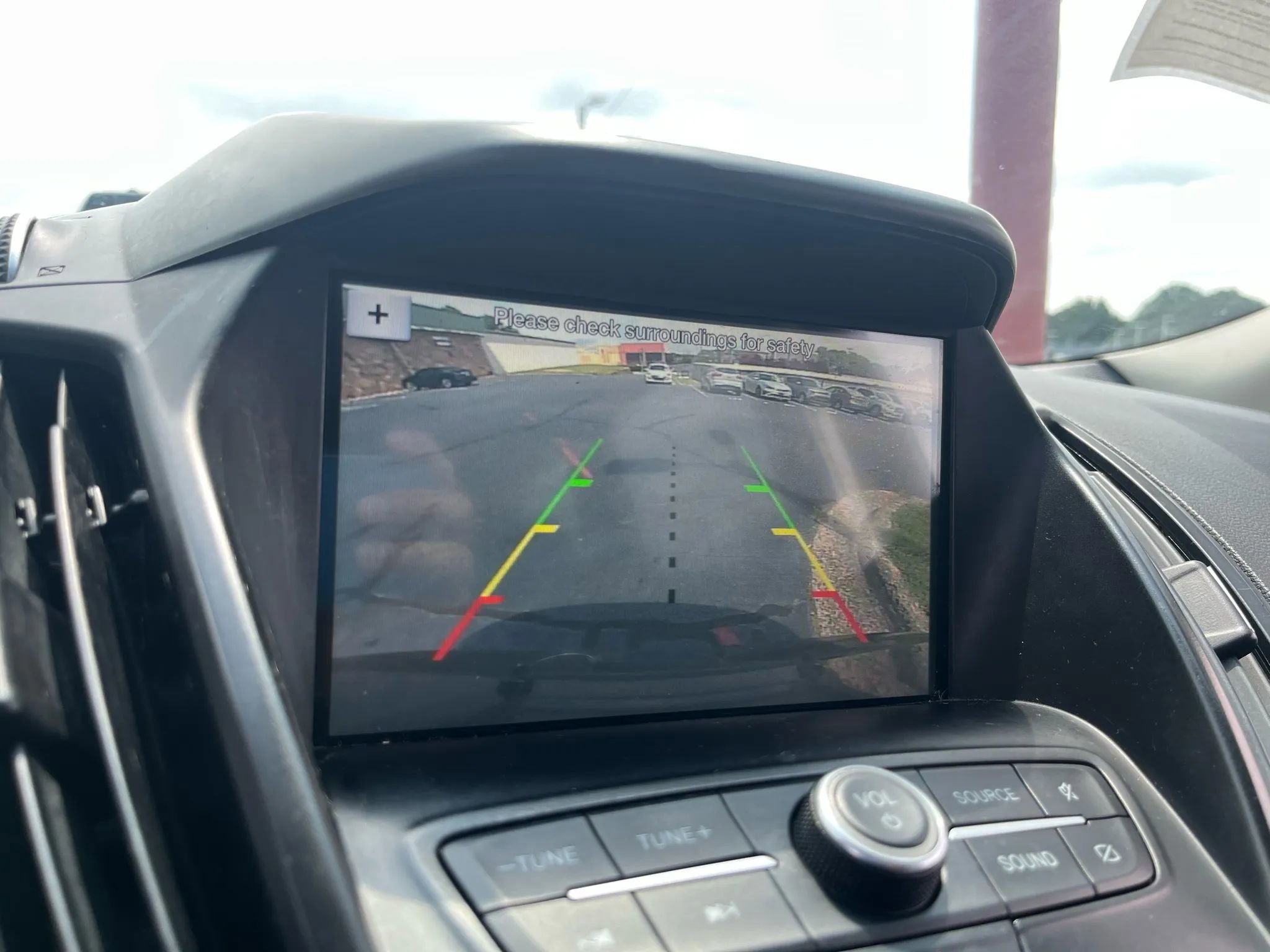 Used 2019 Ford Escape SE image 15