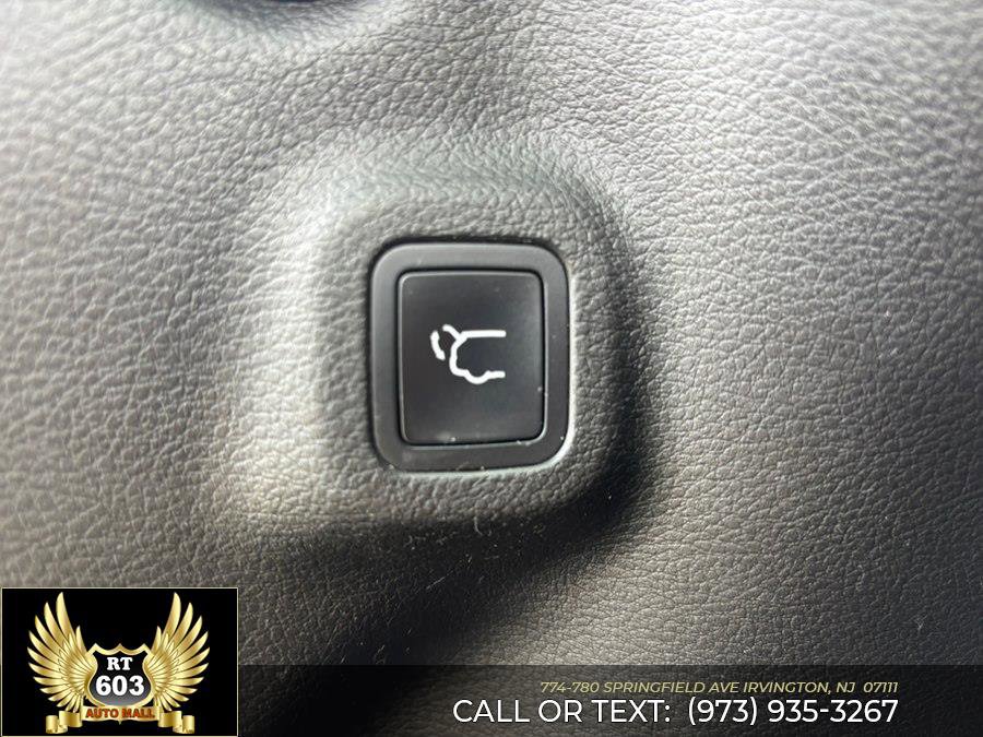 Used 2024 Jeep Compass Latitude image 8