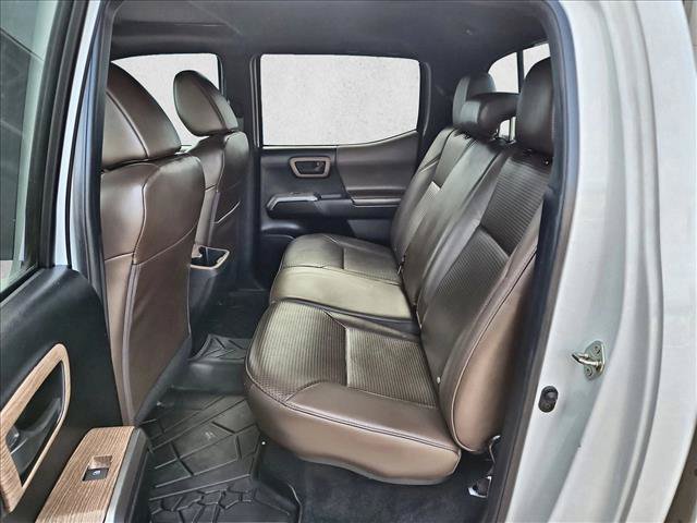 Used 2022 Toyota Tacoma Limited AWD/4WD image 18