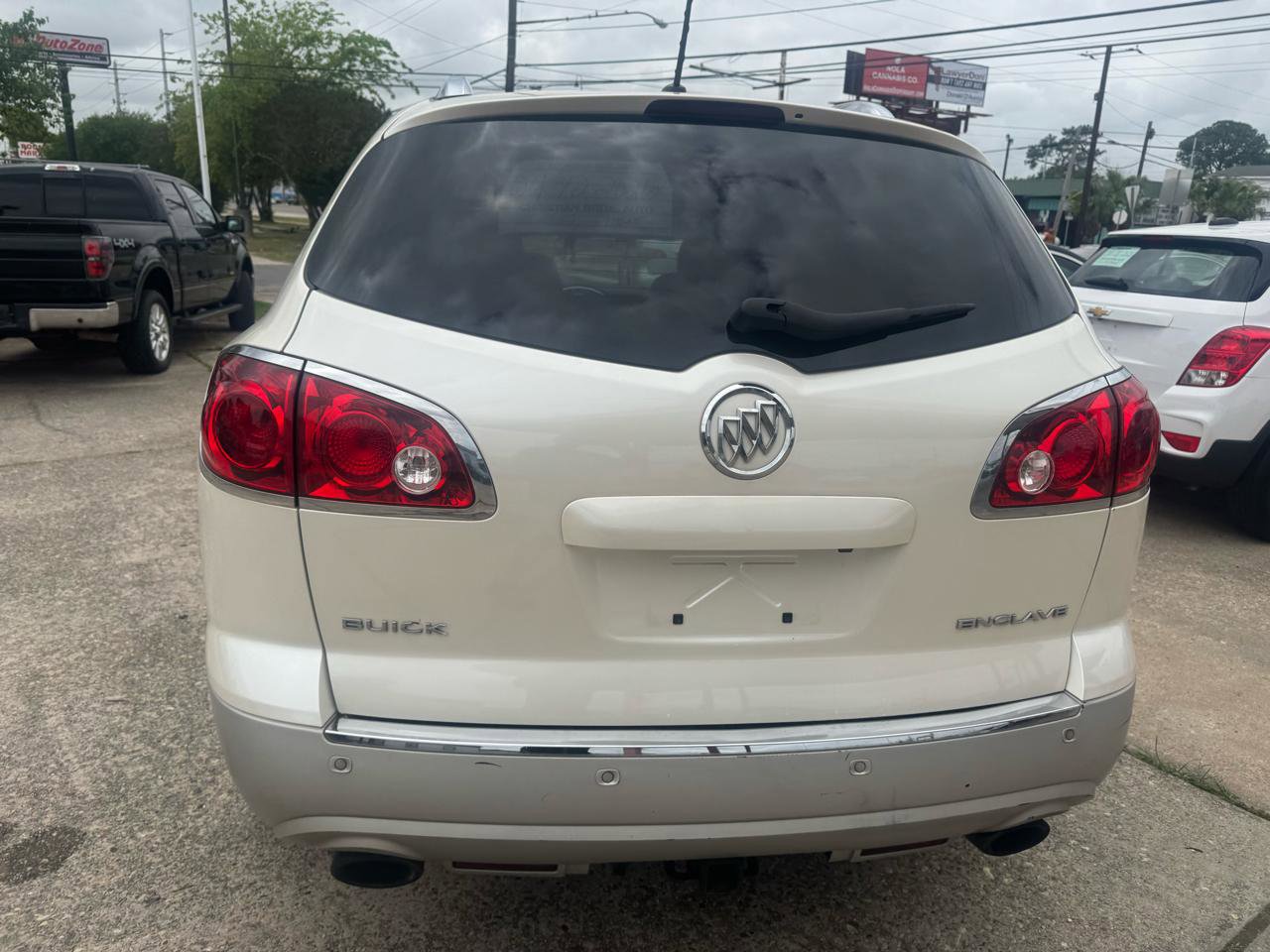 Used 2012 Buick Enclave Premium w/ Trailering Provision Package FWD image 3