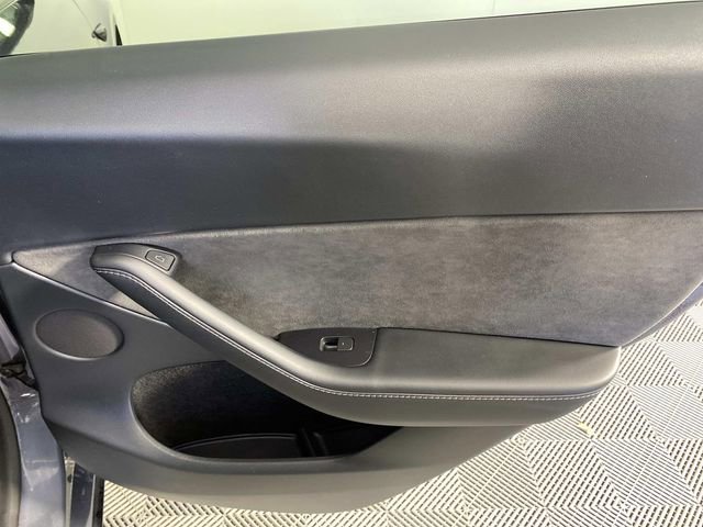 Used 2023 Tesla Model Y Long Range image 25