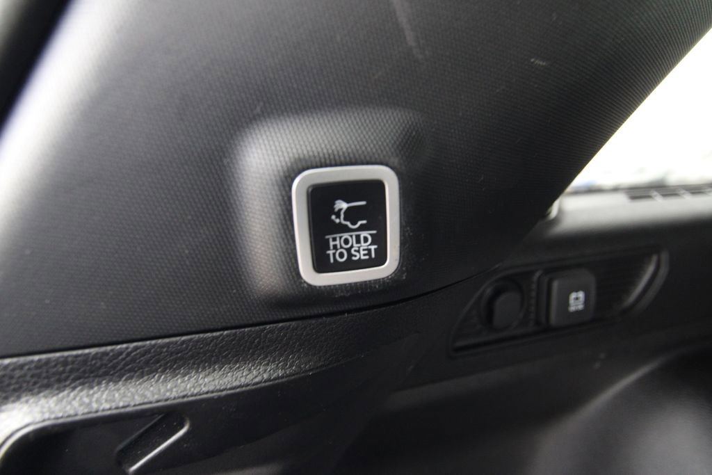 Used 2024 Jeep Grand Cherokee Altitude image 38