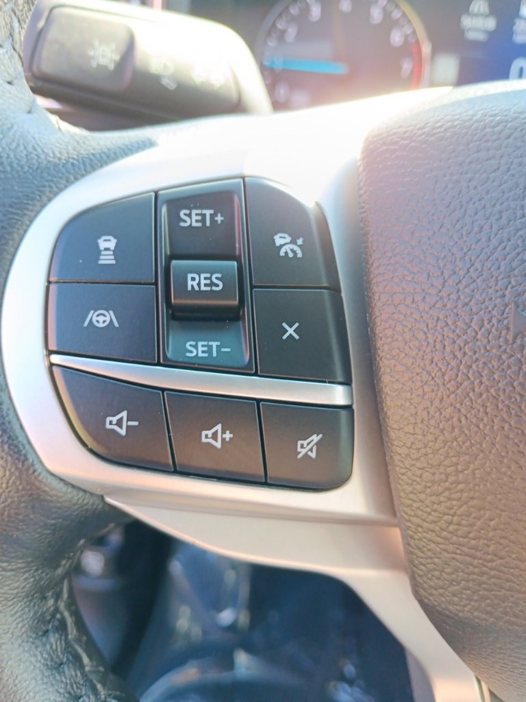 Used 2022 Ford Explorer XLT w/ Equipment Group 202A image 12