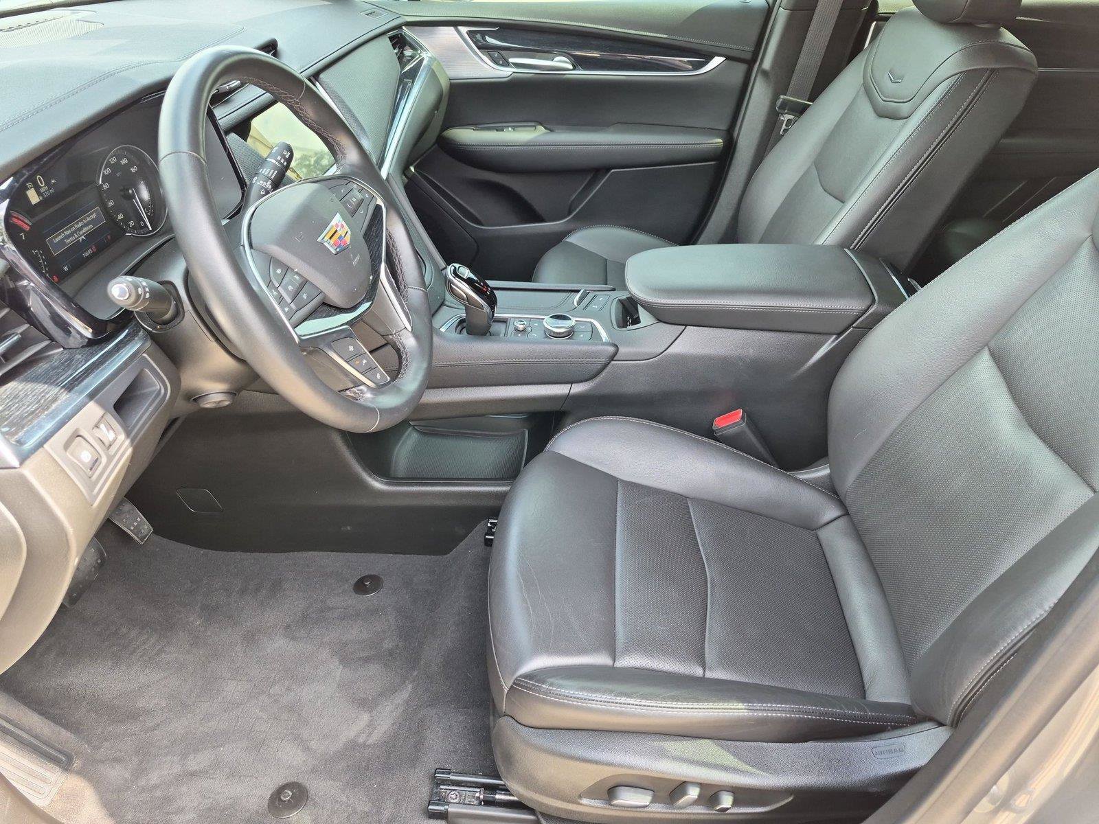 Certified 2025 Cadillac XT5 Premium Luxury FWD image 11