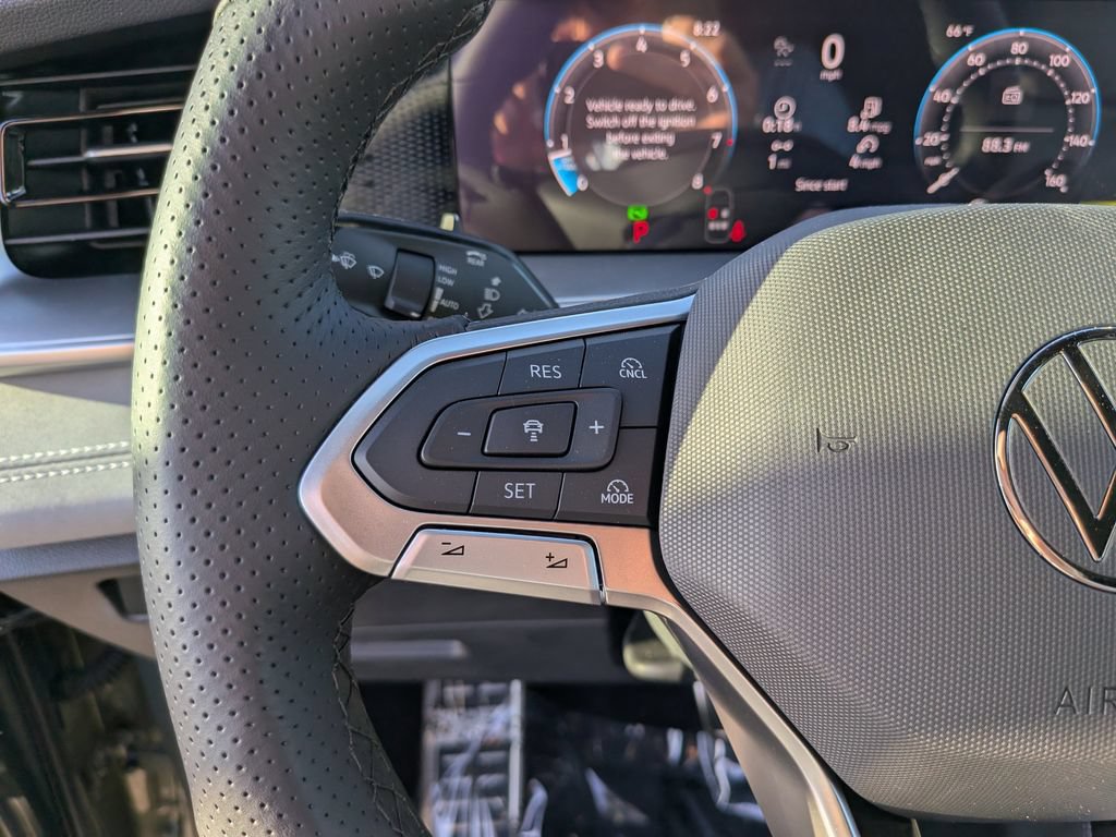 New 2026 Volkswagen Tiguan SE R-Line FWD image 24