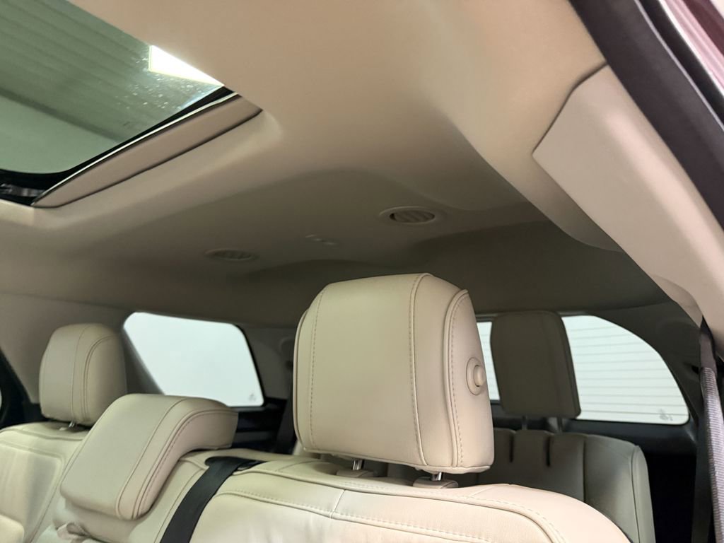 Used 2018 Ford Explorer Platinum AWD/4WD image 9