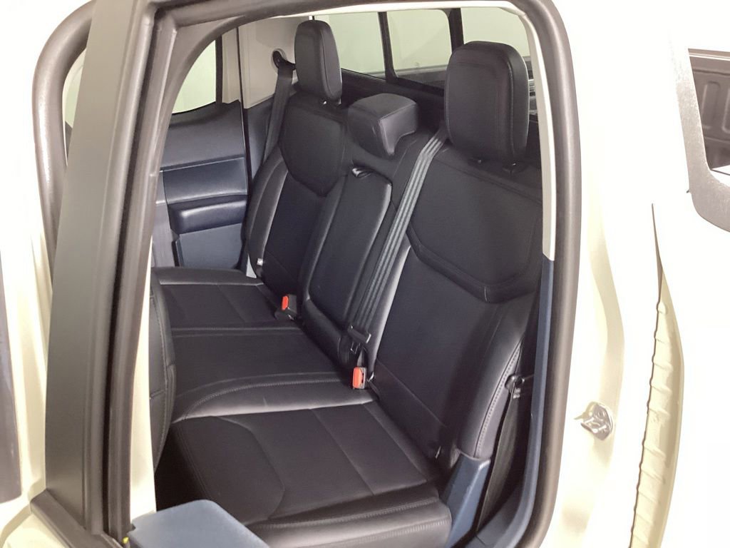 Used 2025 Ford Maverick Lariat w/ Black Appearance Package AWD/4WD image 27