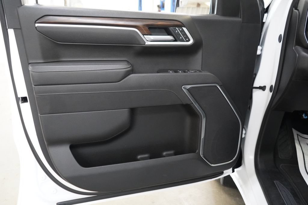 Used 2025 GMC Sierra 1500 SLT RWD image 19