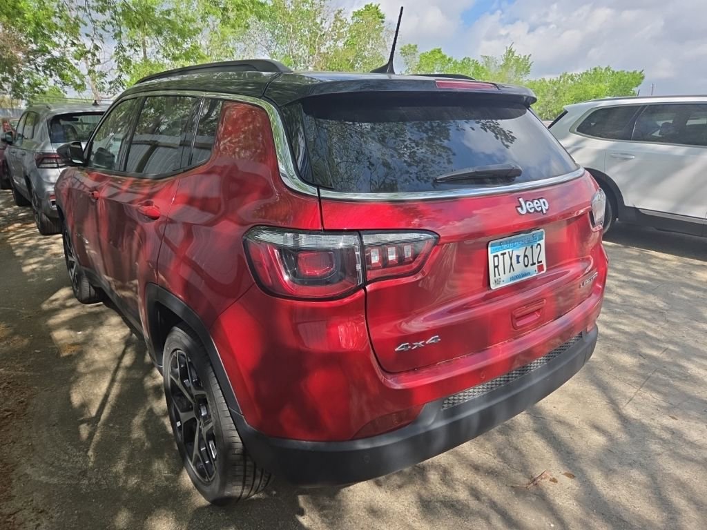 Used 2025 Jeep Compass Limited image 9