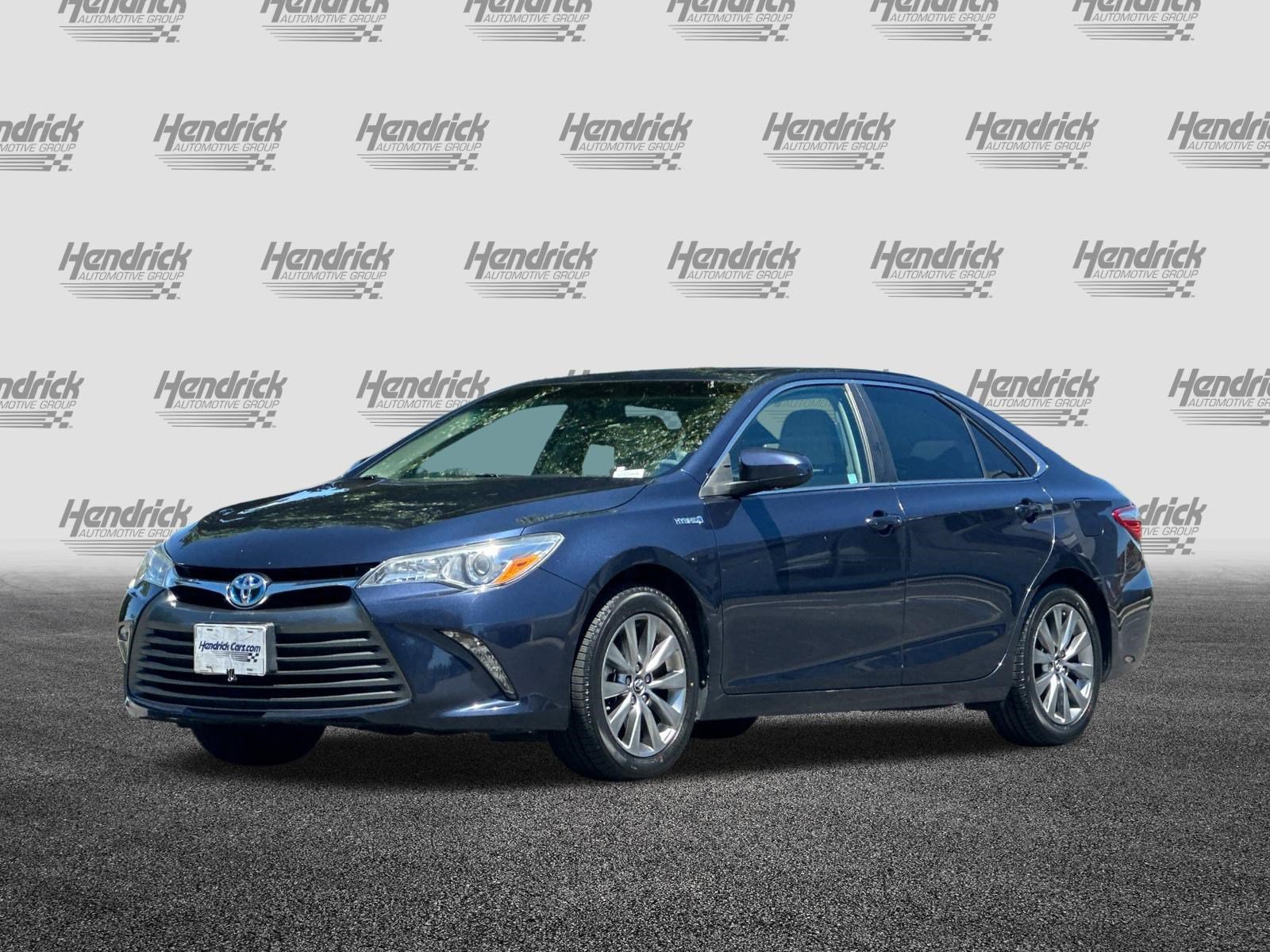 Used 2017 Toyota Camry XLE w/ Moonroof Package FWD image 9