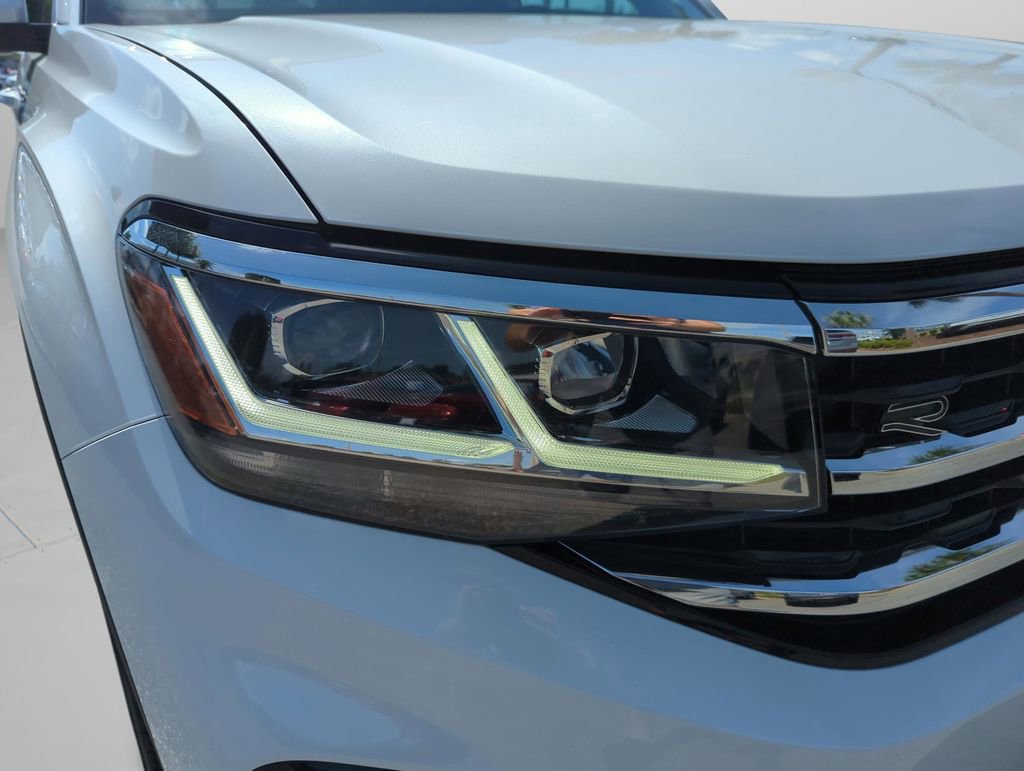 Used 2022 Volkswagen Atlas Cross Sport SEL Premium R-Line AWD/4WD image 43