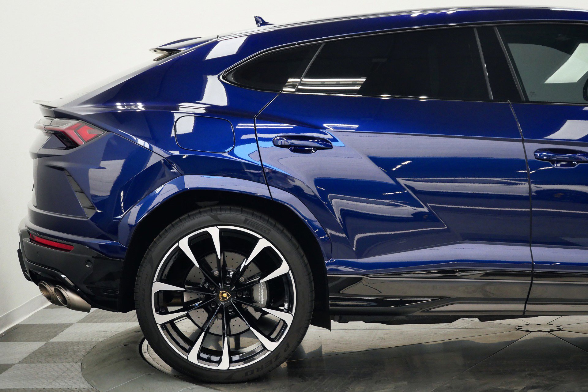 Used 2022 Lamborghini Urus AWD/4WD image 53