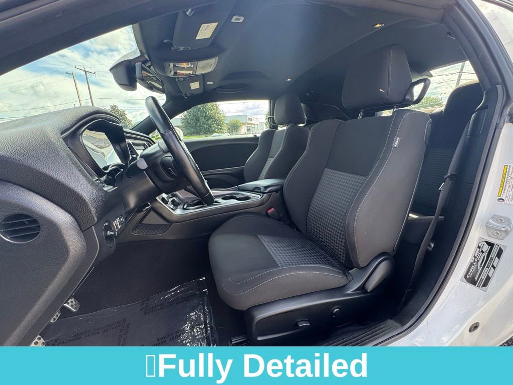 Used 2022 Dodge Challenger R/T w/ Blacktop Package image 18