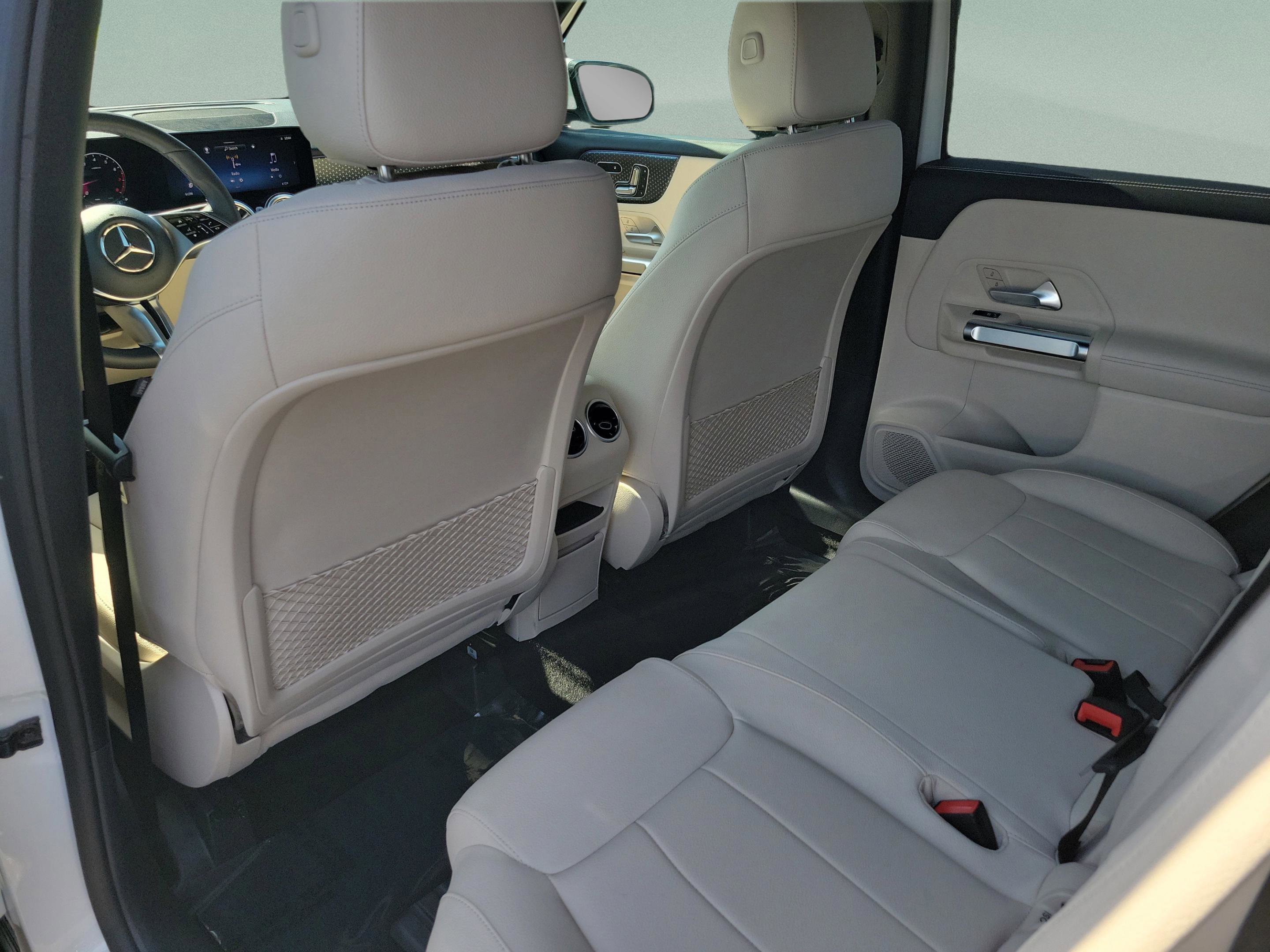 Certified 2025 Mercedes-Benz GLB 250 image 25