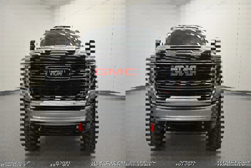 Used 2024 GMC Sierra 2500 AT4 w/ AT4 Premium Plus Package image 5