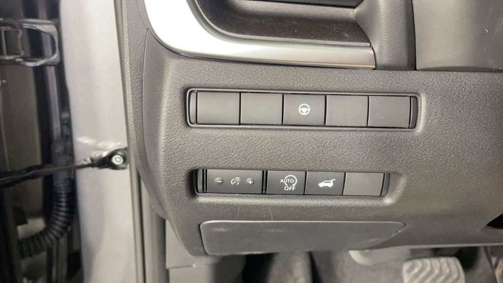 New 2025 Nissan Rogue SV image 28